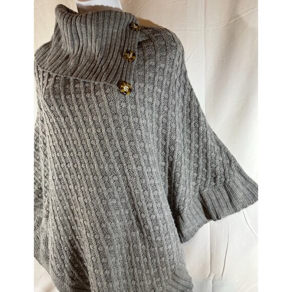 V. FRAAS Gray Scarf Poncho 100% Acrylic. One Size. Shrug. - Picture 3 of 6